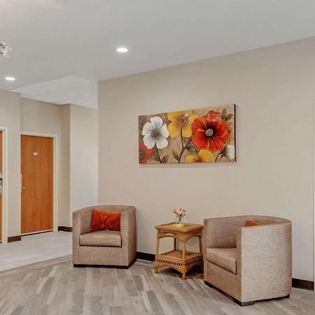 Americas Best Value Inn San Antonio Downtown Riverwalk Exterior photo