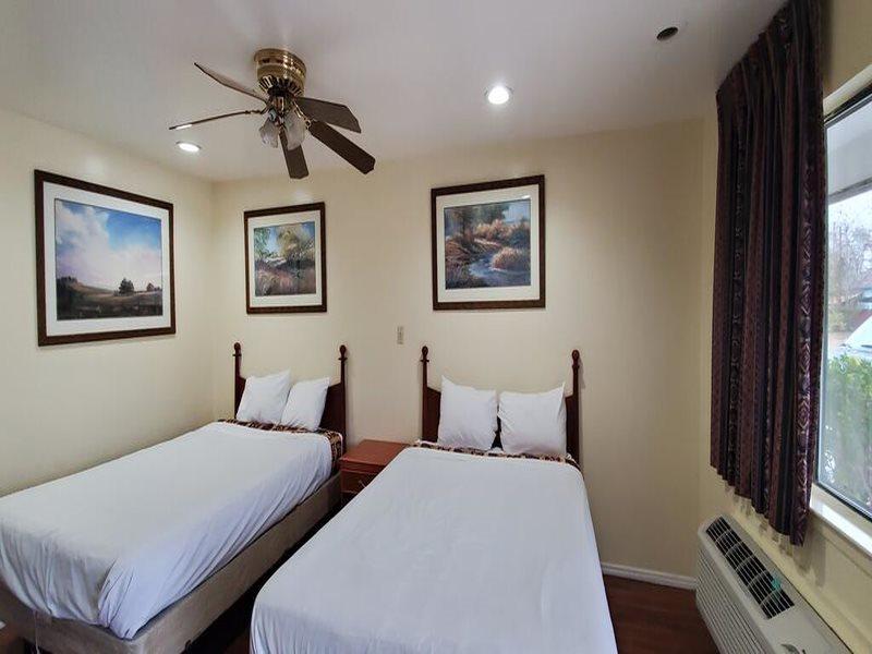 Americas Best Value Inn San Antonio Downtown Riverwalk Exterior photo