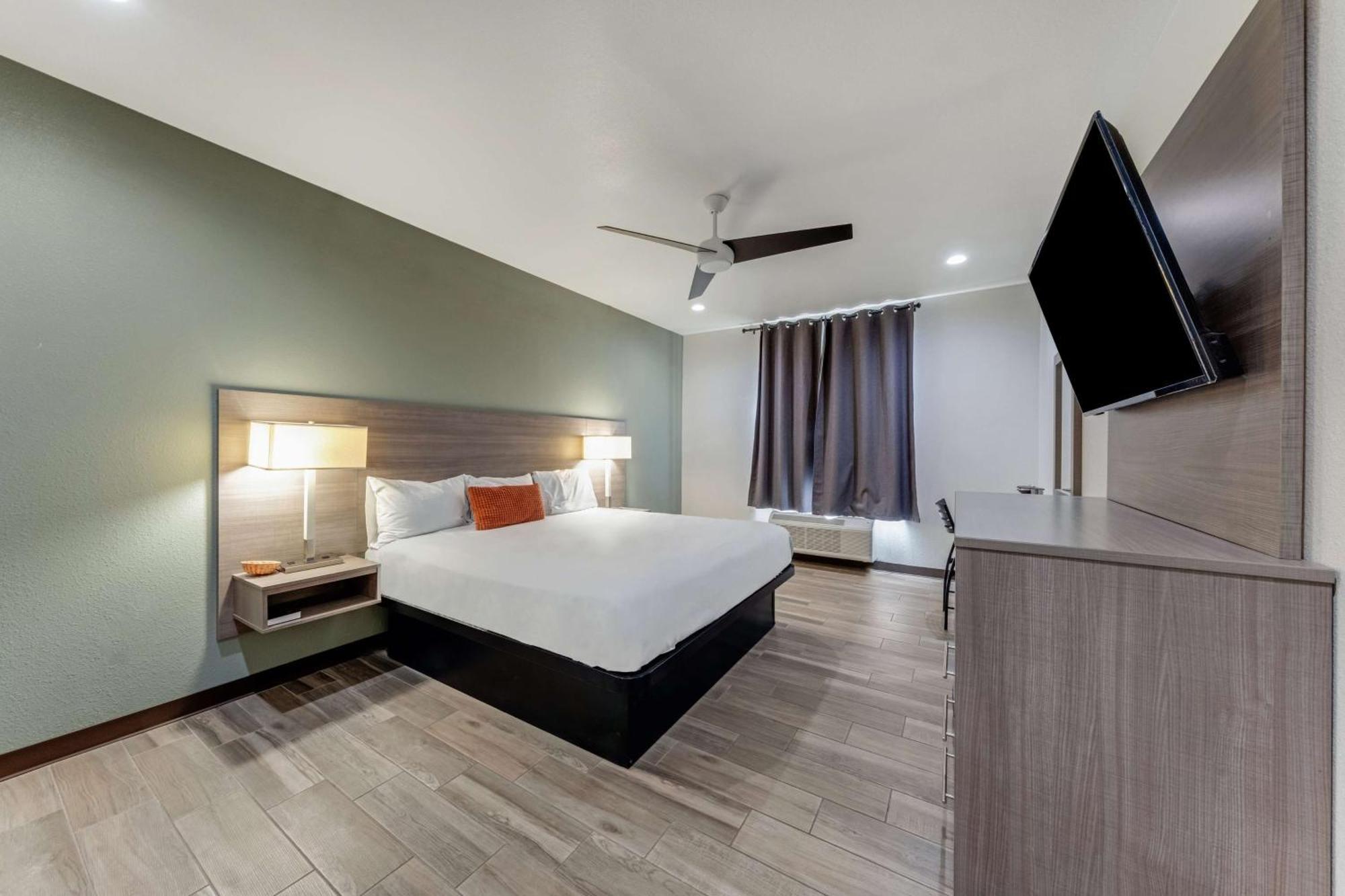 Americas Best Value Inn San Antonio Downtown Riverwalk Exterior photo