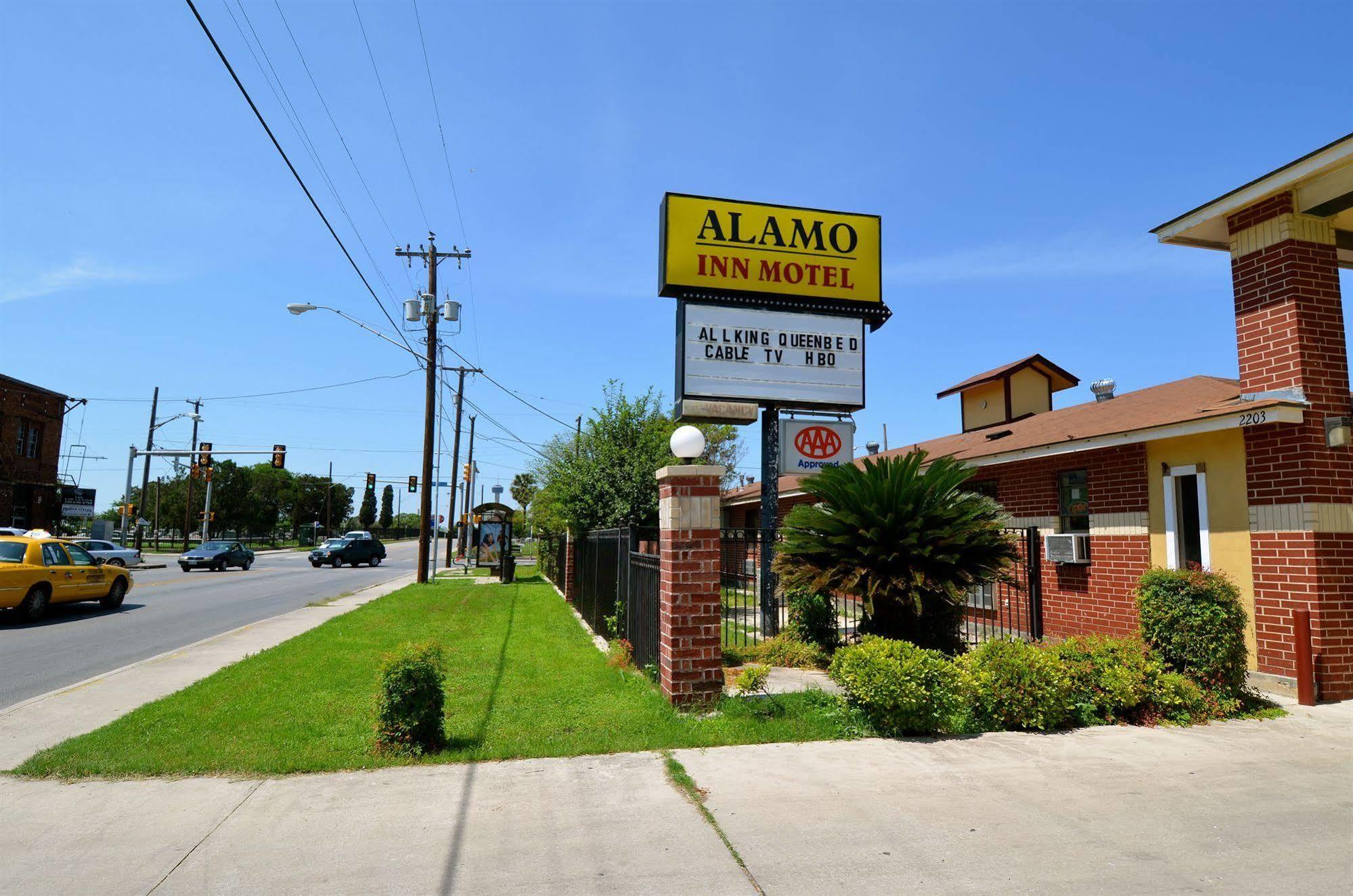 Americas Best Value Inn San Antonio Downtown Riverwalk Exterior photo