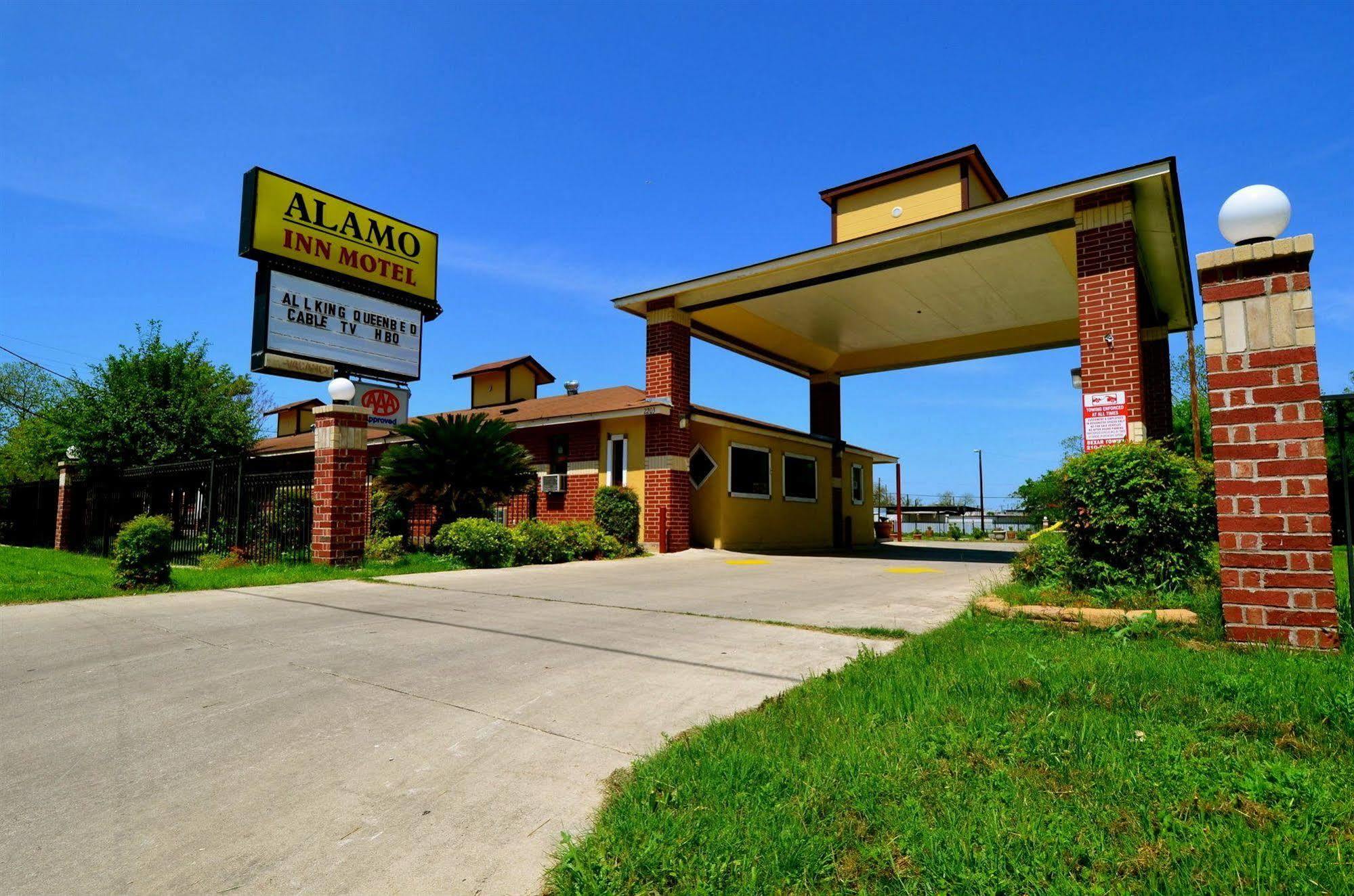 Americas Best Value Inn San Antonio Downtown Riverwalk Exterior photo